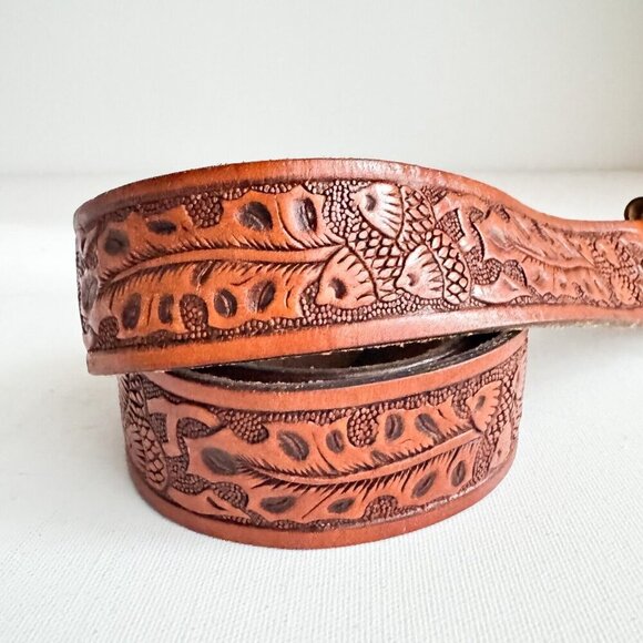 Vintage Leather HandTooled Leaf Acorn Motif Brown Belt - Picture 4 of 5